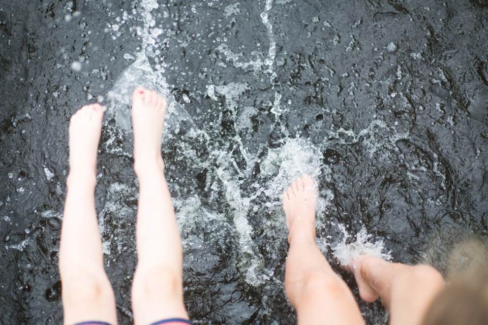 splashing-water_ctrcpdzqxa